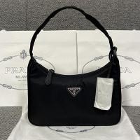 ราคา New Prada Hobo 2021 สีดำ (12010124625)