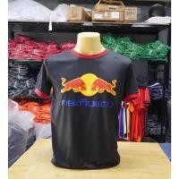 ราคา เสื้อยืดสีดำคอแดง สกรีนลายกระทิงแดง มีให้เลือก5ไซส์ S M L XL 2XL เป็นเนื้อผ้ากีฬา (28568541010)