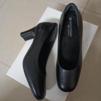 ราคา ส่งต่อ รองเท้าคัชชู naturalizer หน้งแท้ size 5/EUR 36 (19057824393)