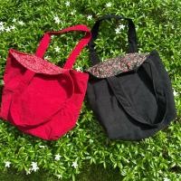 ราคา กระเป๋าลูกฟูกลายดอกไม้ สีดำ สีแดง ❤️ (27589572082)