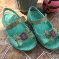 ราคา รองเท้ามือ2✌crocs (1605303708)