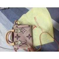 ราคา กระเป๋าลายหลุยส์พร้อมสายทรงหมอน (5662972045)