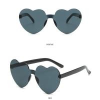 ราคา แว่นกันแดดทรงหัวใจพีช แว่นแฟชั่นสีลูกกวาด แว่นกรอบใส แว่นกันแดดไร้กรอบ (43251537142)