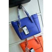 ราคา GUESS SAFFIANO MINI CROSS BODY BAG 2016 (24144524095)