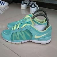 ราคา ขายรองเท้ามือสองไนกี้แท้ สภาพดีมากไซส์ 37.5 (4455125789)