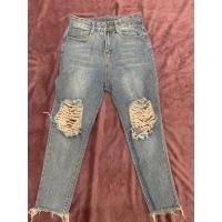 ราคา กางเกงยีนส์ทรงบอยแต่งขาด กำลังฮิต มือสอง สภาพดีมาก (3359616839)