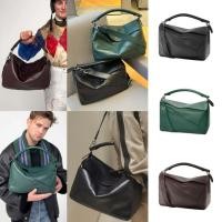 ราคา กระเป๋าสะพายไหล่ Puzzle จาก [LOEWE] แท้ ใหม่เอี่ยม พร้อมสายสะพายไหล่แบบปรับได้และถอดออกได้ ทำจากหนังกวาง (41410712181)