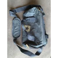 ราคา กระเป๋า converse ทรงหมอนมือสอง (25066340996)