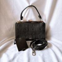 ราคา Lyn Harlow clutch ของแท้ 100% (มือสอง) (25683187216)