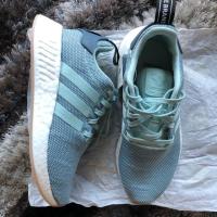 ราคา ลดราคาพิเศษ Adidas NMD R2 ของแท้จากอเมริกา ไซส์ US7 ของใหม่ของแท้แน่นอน (4335086257)