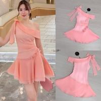 ราคา LALADA มินิเดรสสีชมพูไหล่เฉียงแต่งดอกไม้ (*สอบถามสต๊อกก่อนกดสั่งน๊า) (41060547531)