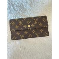 ราคา lv internation monogram wallet (24929119709)