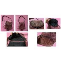 ราคา กระเป๋าสะพายหนังแท้สีม่วง มือสอง (44100345786)