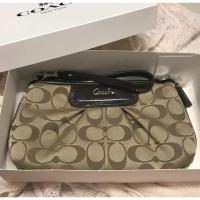 ราคา Coach คล้องมือ ใส่โทรศัพท์มือถือ #รุ่นF47525 (1027097235)