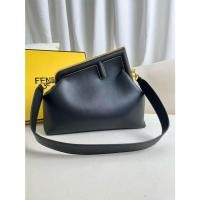 ราคา FENDI Fendi First กระเป๋าสะพายไหล่หนังแกะ ไซส์ใหญ่ ผู้หญิง สีดำ 209 356 (29682859288)