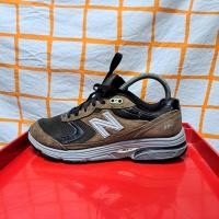 ราคา รองเท้ามือสอง New Balance Size40.5 (41967153543)