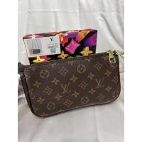 ราคา กระเป๋าสะพายข้างLouis Vuitton Pochette (21746299729)
