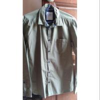 ราคา เสื้อเชิ้ตผู้ชาย Guy Laroche ของแท้% เสื้อเชิ้ตแขนยาว ไซส์M มือสองสภาพใหม่มาก ราคาถุกสุดๆ (3116000798)