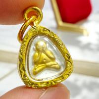 ราคา จี้ห้อยคอ จี้จิ๋วพระปิดตา จี้พระปิดตามหาลาภ เนื้อผงมงคล 3K เลี่ยมกรอบทองไมครอน เกรด A (28310611866)