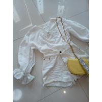 ราคา เสื้อสีขาวทรงตุ๊กตาผูกโบว์ตรงอกเล่นระบายที่แขน (991186399)