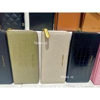 ราคา กระเป๋าสตางค์ใบยาว Charles&keith 1,690.- จากshop อุปกรณ์ครบ (26367882349)
