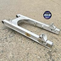 ราคา สวิงอามDKTแท้อลูมิเนียม อามแต่งเวฟ125R/S/wave125iบังลม-wave110i-ปลาวาฬ ขนาดเท่าเดิม กล่องตัวใหม่ ป้ายทอง(ดำคลองเตย)✅ (42457674123)