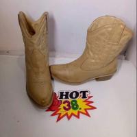 ราคา รองเท้ามือ2 บูทคาวบอยสั้น เบอร์38 (1833238382)