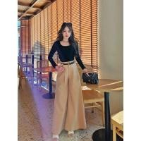 ราคา ชุดเซตขายาว 3 ชิ้น เสื้อสีดำกางเกงขายาวสีครีม+เข็มขัด งานป้าย Swan SizeL ***มือ1ป้ายห้อย (27950356666)