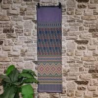 ราคา 265.ผ้าฝ้าย ผ้าไทย ผ้าซิ่น ผ้าทอทั้งผืน ลายขอตัวเอส สีม่วง (28441592471)