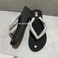 ราคา UTIKAKUNQ - รองเท้าแตะ POLKADOTS WEDGES POLKADOT WEDGES (41169474527)