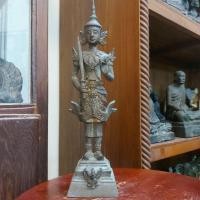 ราคา พระบูชาพระสยามเทวาธิราช เทวดาผู้คุ้มครองบ้าน สร้างเมื่อฉลองกรุงรัตนโกสินทร์ 200 ปี พุทธาภิเษก (23880970660)