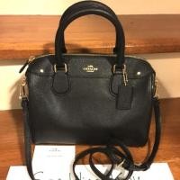 ราคา ปรับลดราคาขาดทุน 3990 บาท new coach หมอน 9 นิ้วรุ่นยอดนิยม #F57251 ของแท้พร้อมส่ง (947730581)