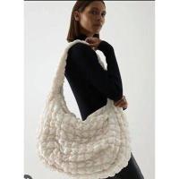 ราคา COS QUILTED MINI BAG (22469854905)
