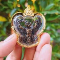 ราคา พญาครุฑเพชรกลับ รุ่นแรก หลวงปู่ผาด วัดไร่ สุดยอดแห่งศาสตร์วิชาเสกครุฑ เลี่ยมกรอบทองกันน้ำอย่างดี 3ซม. (27777730211)