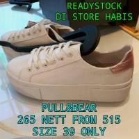 ราคา PULL&BEAR รองเท้าผ้าใบสีขาวดีเทลสีชมพู (8844102827)