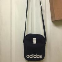 ราคา กระเป๋าสะพาย adidas ของแท้ (1677360524)