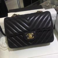 ราคา กระเป๋าถือ CHANEL VZ20 หนังแกะสีดำพร้อมสายสะพายเงิน (41718081471)