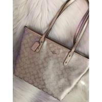 ราคา COACH tote zip 16 นิ้ว (15648048774)