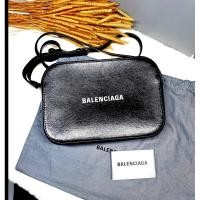 ราคา (SOLD) BALENCIAGA CAMERA "S " EVERYDAY BLACK (23727289051)