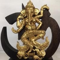 ราคา พระพิฆเนศ ไม้แกะสลักสัญลักษณ์โอม พระพิฆเนศเรซิ่น สีทอง ขนาดสูง21 cm. องค์พระพิฆเนศ งานไม้ตั้งโชว์ สำหรับบูชา ของที่ระลึก (11378153048)