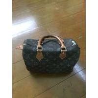 ราคา กระเป๋าทรงหมอน LV มือสอง (16251689740)