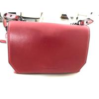 ราคา กระเป๋าสะพาย Charles&keith สภาพดี (5743984895)