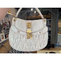 ราคา กระเป๋า miu miu มือสอง ราคา 1,600 บาท (18918500190)