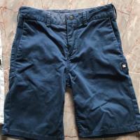 ราคา กางเกงเด็กขาสั้นแค่เข่าแบรนด์ DC ผ้าชีโน เนื้อผ้าแน่นดีมาก ผ้ามีสีเฟดบ้าง สภาพ 90% ใส่แล้วทรงสวยมากกกก ตัวละ 100 บาท!!! (1593547007)