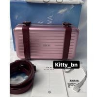 ราคา DIOR AND RIMOWA PERSONAL CLUTCH Dimensions: 13 x 20 x 6.5 CM Pink Aluminum and Grained Calfskin (16341945995)
