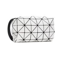 ราคา กระเป๋าสะพาย Crossbody BAO BAO ISSEY MIYAKE White Carton (21057164407)