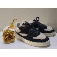 ราคา ♥️แท้มือสอง✌️ไซส์ 35 Chanel Sneakers Panda รองเท้าแบรนด์เนมมือสอง (23928626072)