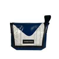 ราคา FREITAG F11 LASSIE มือ2 แทคครบ (25157202924)