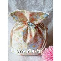 ราคา พร้อมส่ง!!!กระเป๋าผ้าหูรูดลายดอกไม้ส้มอ่อน มีซับใน ใส่โทรศัพท์ได้ (25352552574)