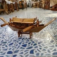 ราคา เรือไม้สัก เรือ ร.5 เรือล่องจุ๊น เรือมีบ้านในเรือ เรือทำจากไม้สักทองทั้งลำ งานฝีมือสวยมาก ขนาด ยาว 18 นิ้ว สูง 6 นิ้ว (11500890548)